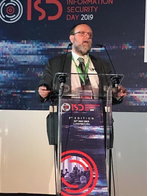 HS2formation's tweet photo. #ISDays @Herve_Schauer #ISO27005 « Approche par les risques est optimisation fin.💶: après mesures de bon sens, recherche des trous ds la raquette & mise en œuvre des mesures de sécurité là où le + utiles. Propriétaire du risque = autorité d’arbitrage budgétaire » #ICTSpring2019 https://t.co/Ek5ZIuqheZ