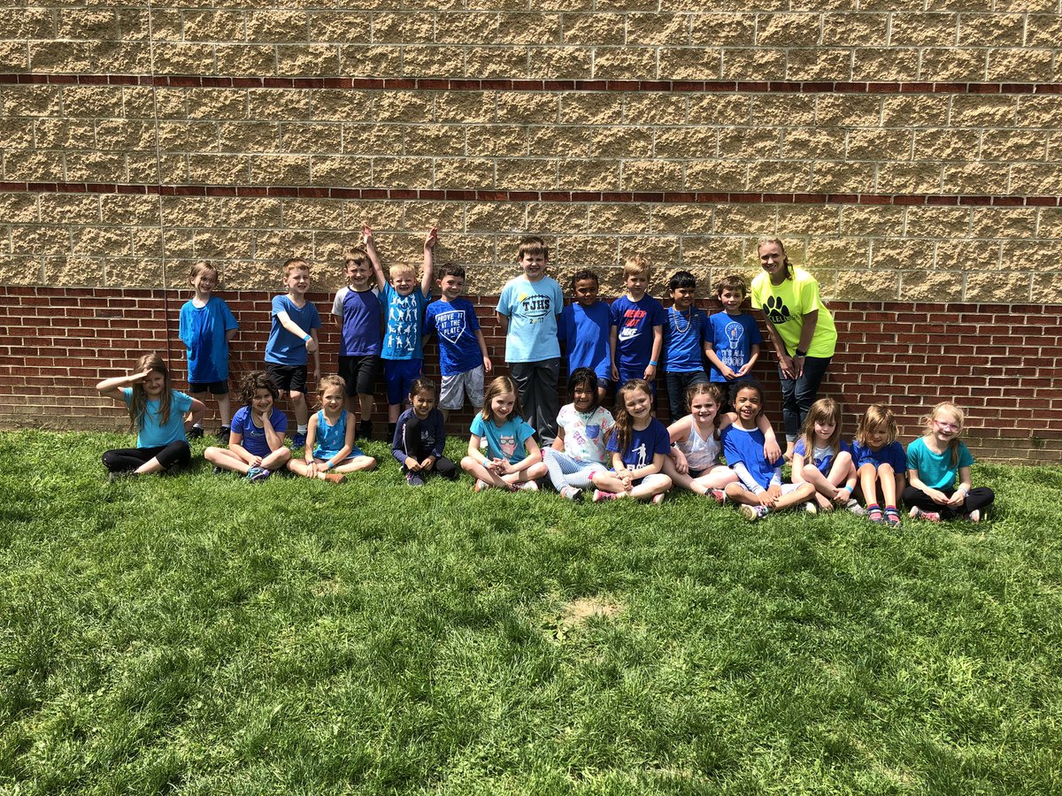 KnoppJennifer's tweet photo. Another successful field day in the books! Thanks for a great day McClellan PTA!!#fieldday2019 #firstgraderocks https://t.co/Mwo11pTWFZ