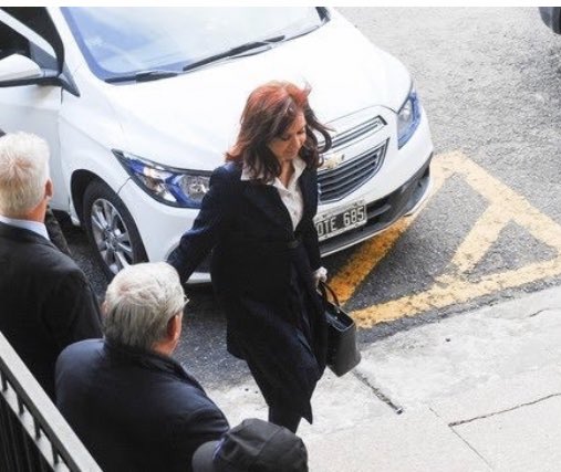 4500 dólares. <a href="/Dior/">Dior</a>