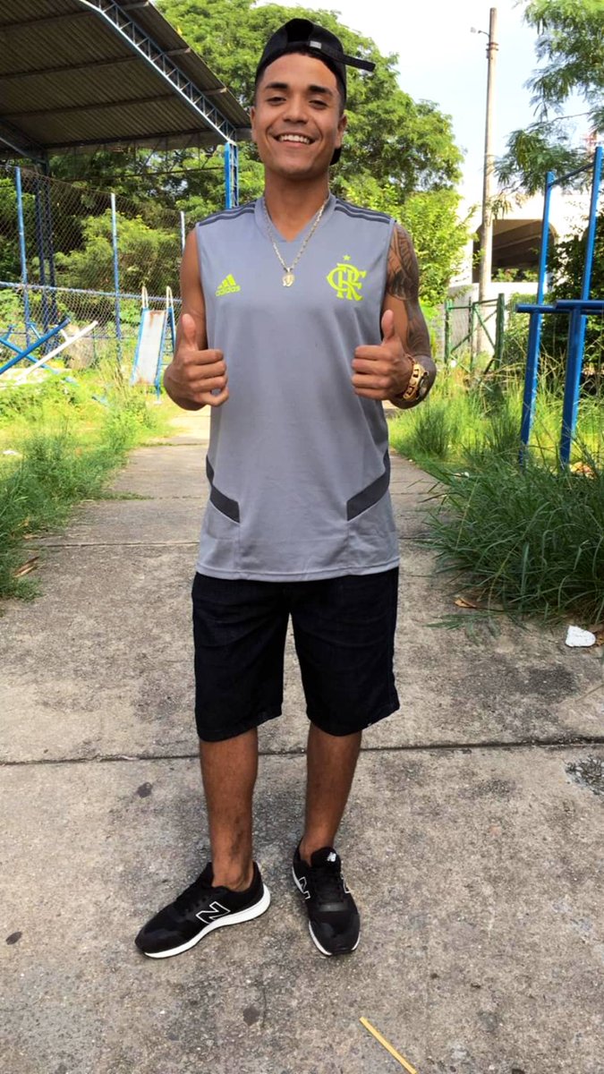 hiiiigor's tweet photo. +1 pra coleção, novo manto..🔴⚫ https://t.co/ntrxZeTR6G