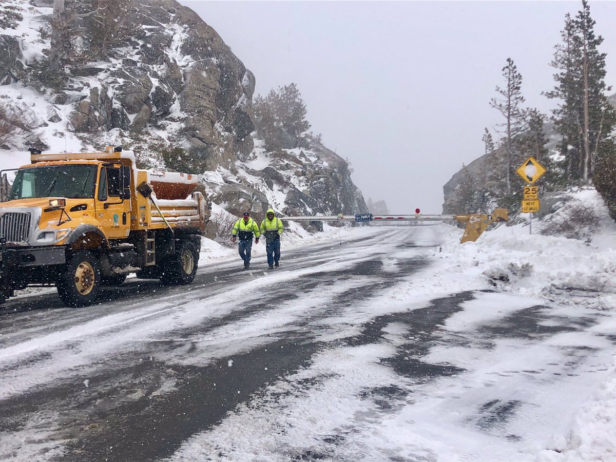 County Of Nevada Ca On Twitter It S Still Winter In Truckee County Public Works Staff Are Working To Keep Donner Pass Road Open But The Old Hwy 40 Gates On