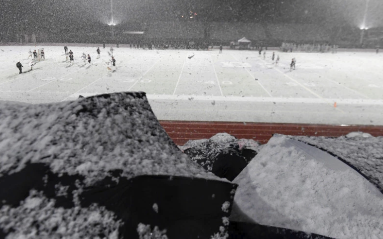 PHOTOS: Late May snowstorm blanketed Colorado with wet, heavy snow denverpost.com/2019/05/21/pho…