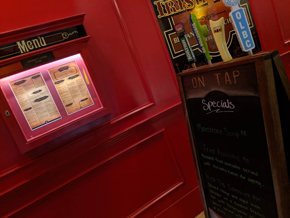 Today's specials include Fried Avocados, Minestrone Soup, and an Irish Dip Sandwich. 🤤 #lansdownemohegan