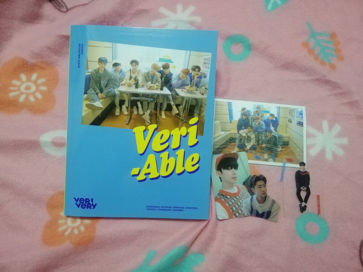 Agunnie0104's tweet photo. มีบั้ม(เพื่อนฝากมาแจก) #VeriAble ของน้อง #VERIVERY มาแจกค่ะ แต่ออกค่าส่งเองนะคะ Kerry 70 บาท(ใส่กล่องให้ไม่ใส่ซอง) รีทวิตๆนี้ ไม่ต้องฟอลก็ได้ค่ะ ปกผ.4ทุ่มวันศุกร์ที่24 พ.ค. ถ้าผชด.เป็นเอลฟ์นัดรับหน้าคอน DnE ได้ค่ะ https://t.co/6mMvlPabzn