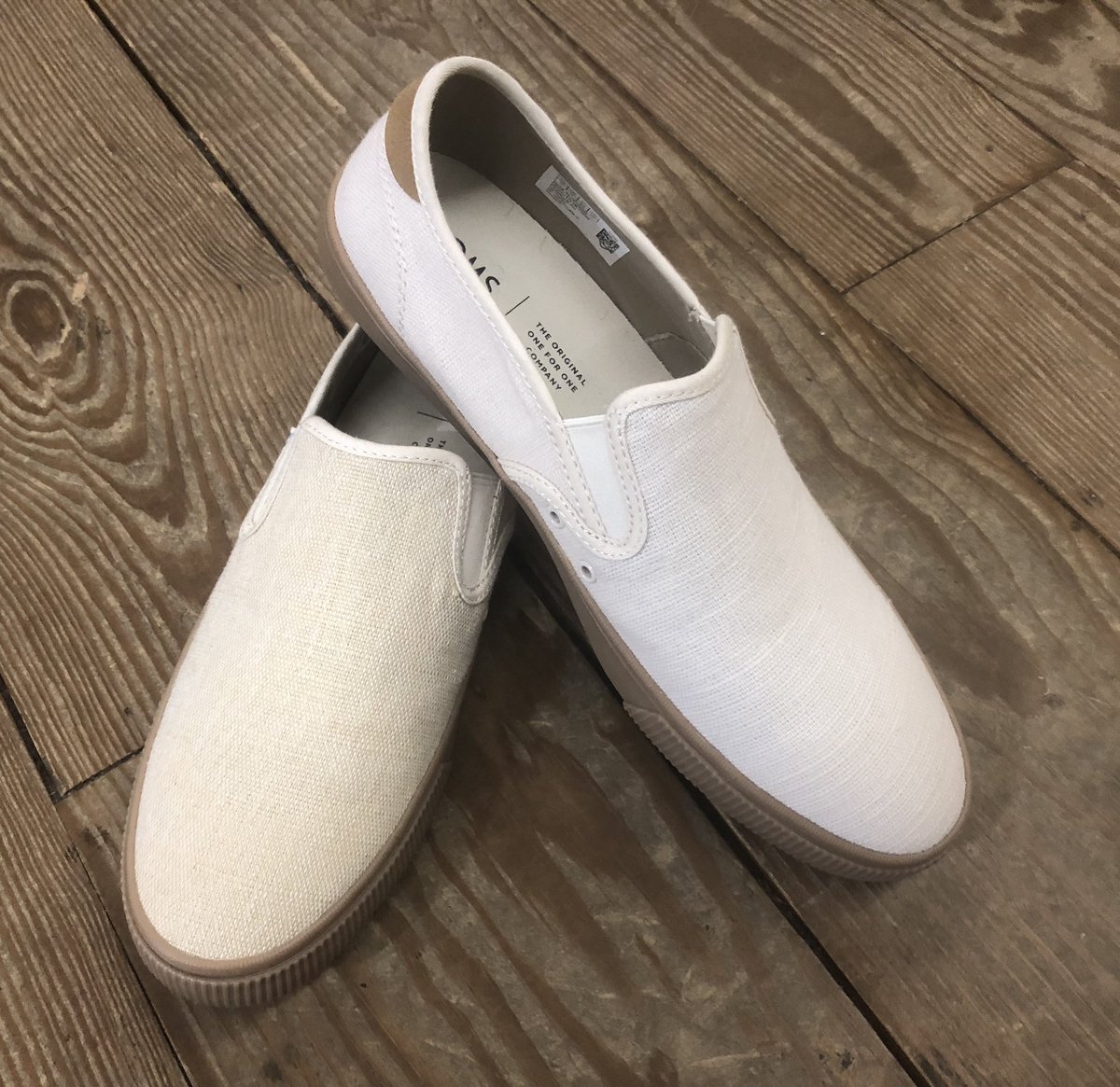 SharksSurfShop's tweet photo. 🏝A summer essential. The Baja slip-on from TOMS $50.  Stop in the shop and pick up a pair.  
#sharkssurfxsupply #downtownlawrence 
#toms https://t.co/qRT1elnezq