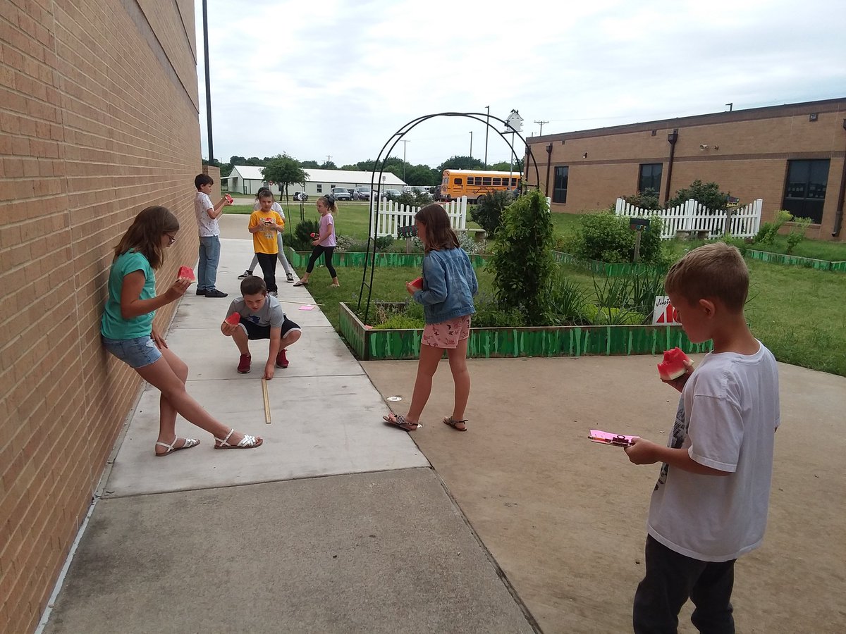 njkrueger's tweet photo. #Room609 is measuring the distance that our watermelon seeds traveled! #SeedSpitting
We invited our All Star Retired teacher @CindClement to join in the fun!
#LearningCanBeFun
@JustinJags
@ksuarez28 https://t.co/s2mm5qIAO0