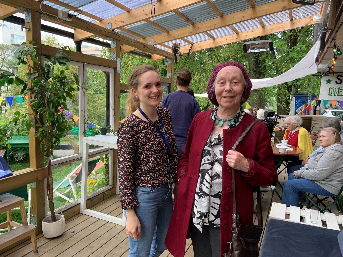 PaulusSykehjem's tweet image. "Strikk og drikk" ..samt fyrstekake....får ikke til noe gærnere i dag @okvalnes 
facebook.com/stpaulibiergar… #mergalskapigeriatrien #eldreomsorg #sykehjem #levehelelivet