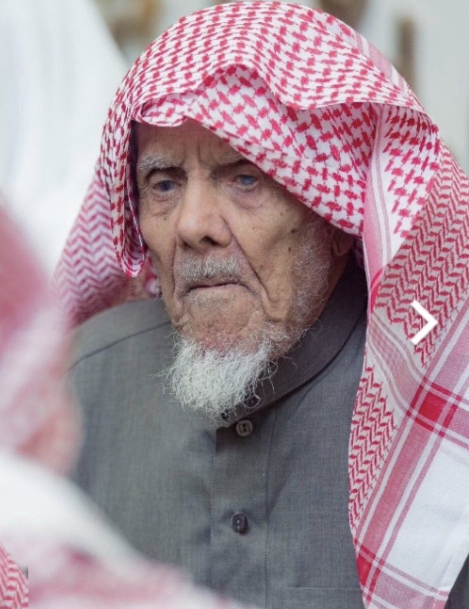 alsadehalareqah's tweet photo. عرف الشيخ عبدالرحمن محمد عمر السنيدي بامتلاكه قلبا كبيرا وابتسامة مشرقة .
من أوائل من سكن #السادة_العريقة  جنوب شرق جامع المشيقح
حاز على حب الناس ومدح جيرانه وتميز رحمة الله عليه بتواضعه وكرمه وعطائه يحبه الصغير والكبير.
توفي قبل شهرين عن عمر يناهز  ١٠٥عاما جعل الله الفردوس منزله https://t.co/OluW58TxWz