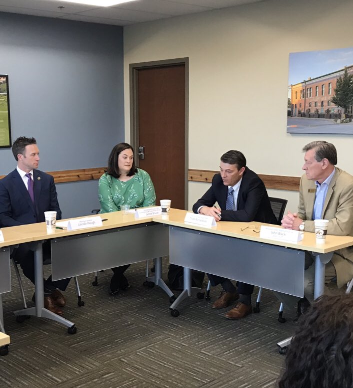 “How do we focus on keeping people healthier is the challenge. No question about it, partnerships like what we see @JordanValleyCHC, aligning with insurance providers (<a href="/UHC/">UnitedHealthcare</a>).” Thanks <a href="/Rep_TRichardson/">Todd Richardson</a> and Rep. John Black <a href="/molegislature/">Legislature.com</a> for being part of the discussion.