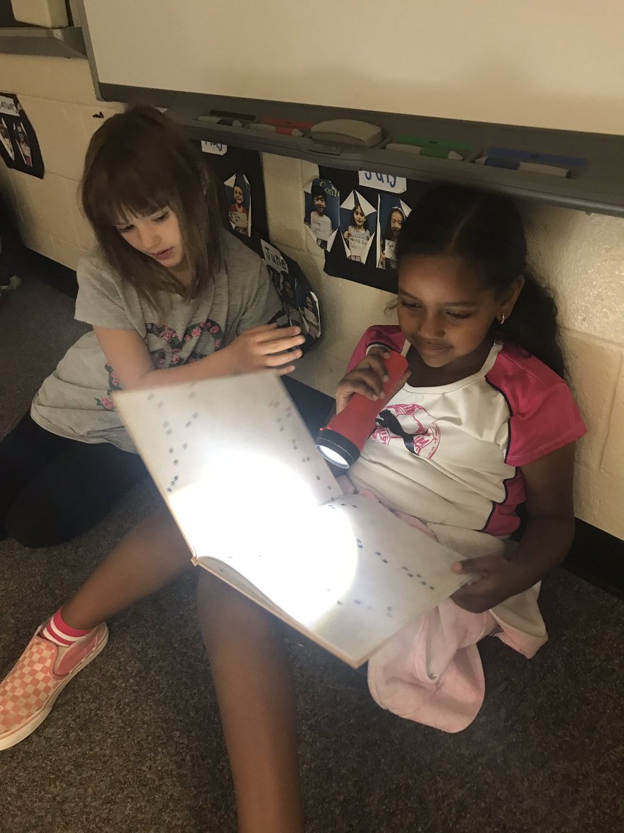 willa_mcgrath's tweet photo. Reading by flashlight during Daily 5 is out countdown activity today... fitting with the recent blackout and yesterday’s discussion about electricity!  #SelfImposedBlackout #CampfireReading @PoplarTreeES https://t.co/eOEKvOgj9J