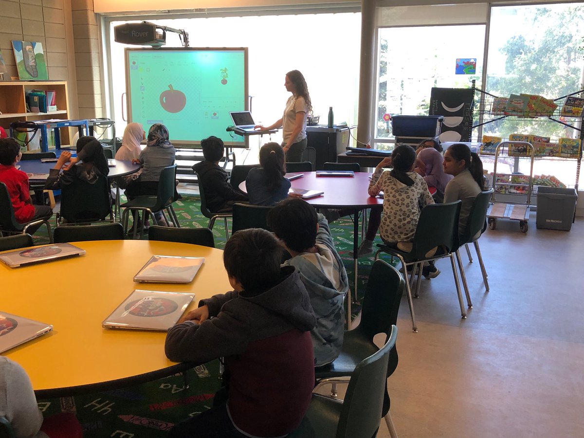 m_girardin's tweet photo. A rich day of pair programming with @learningcode! Thorncliffe Gr4&5s learning to code a game using Scratch! Thanks, #CodeMobile for 3 wonderful days! @tdsb @TDSB_TLT #dllyear1 https://t.co/PNC1NZvBMk