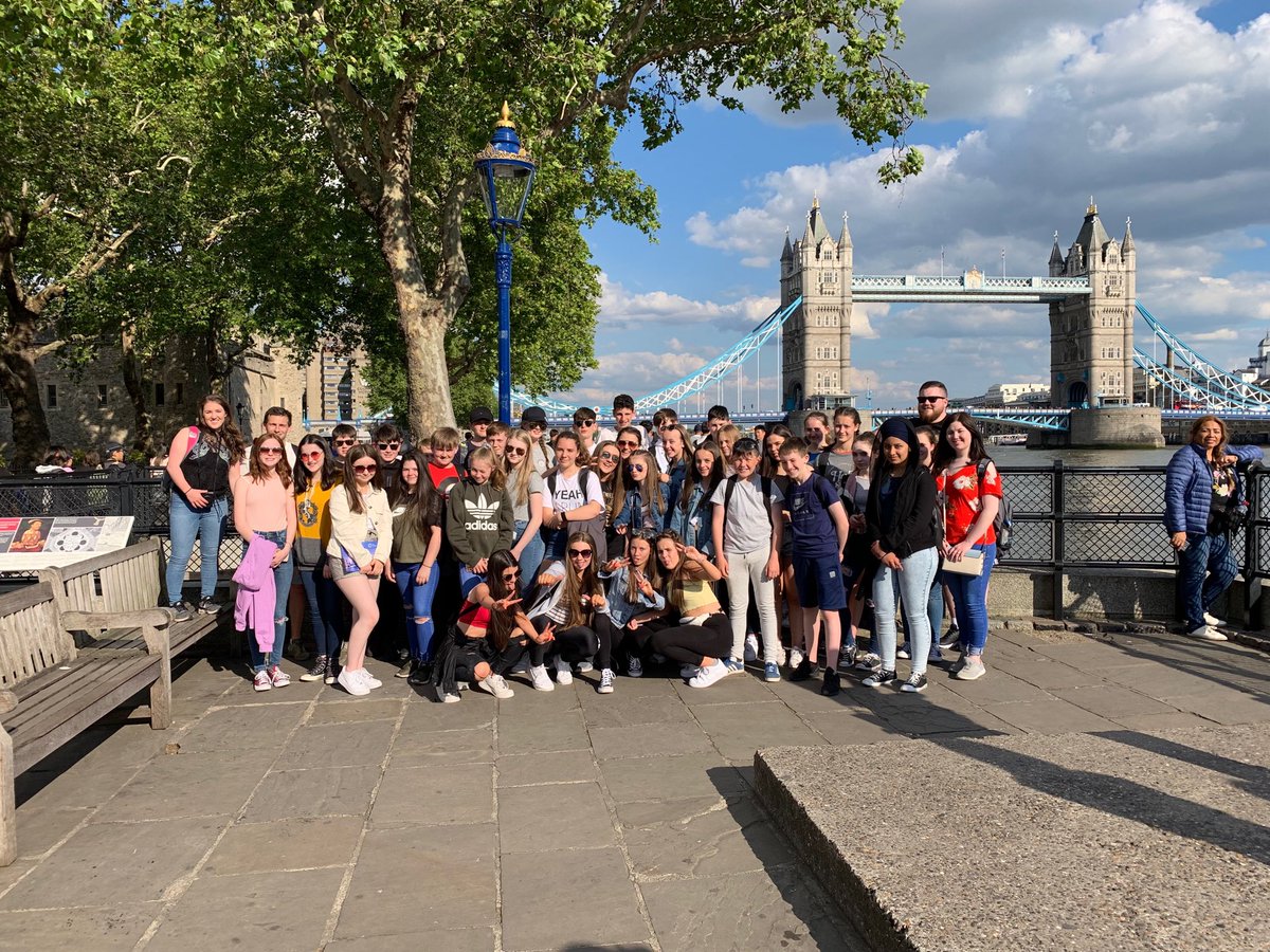 The London group having a great time in the sun just after our Thames cruise! Tower Bridge is in the background 😎 off for dinner now ⁦<a href="/GryffeHighSch/">Gryffe High School</a>⁩