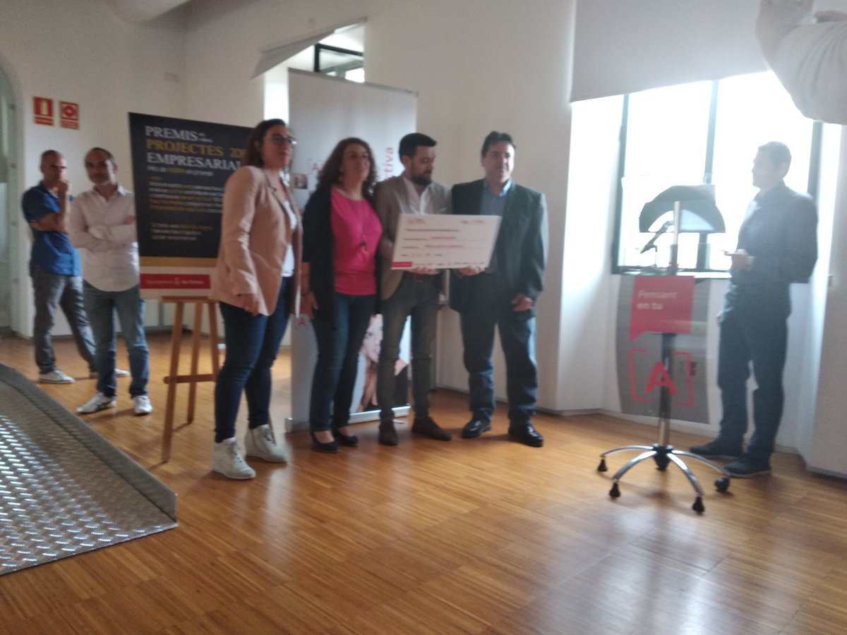 uctaib's tweet photo. @uctaib com a membre del jurat vol felicitar als 30 projectes que s'han presentat als premis emprenedors que ha atorgat @PalmaActiva #PremisPA i felicitar als guanyadors entre ells el d'economia Social: "Cocina con Amor": Cuina, producte local i sostenibilitat @jmadrover https://t.co/1mCeEWAkL5
