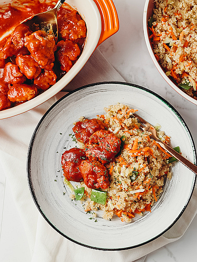 itslivb's tweet photo. This recipe for Quinoa Salad With BBQ Seitan makes a delicious, protein-packed lunch! Plus check out 2 more higher protein vegan meals in my new video! https://t.co/zpMxfaXqLJ #vegan #veganmeals https://t.co/EGIPo6RNeM