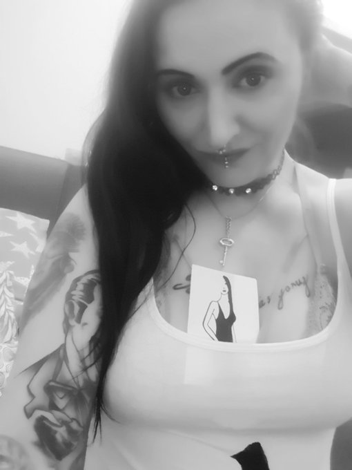 Habe eine kleine Skizze extra gemalt bekommen von einer lieben Freundin! Ich Sitz zuhause und warte auf<a href="/tag/bonitadesax"class="tags"><span>#bonitadesax</span></a>