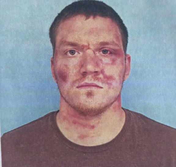 SixSixNinePM's tweet photo. Auburn shooter taken alive, I wonder why the cops didn’t fear for their lives 😮😮 https://t.co/bHjRkJaZxF