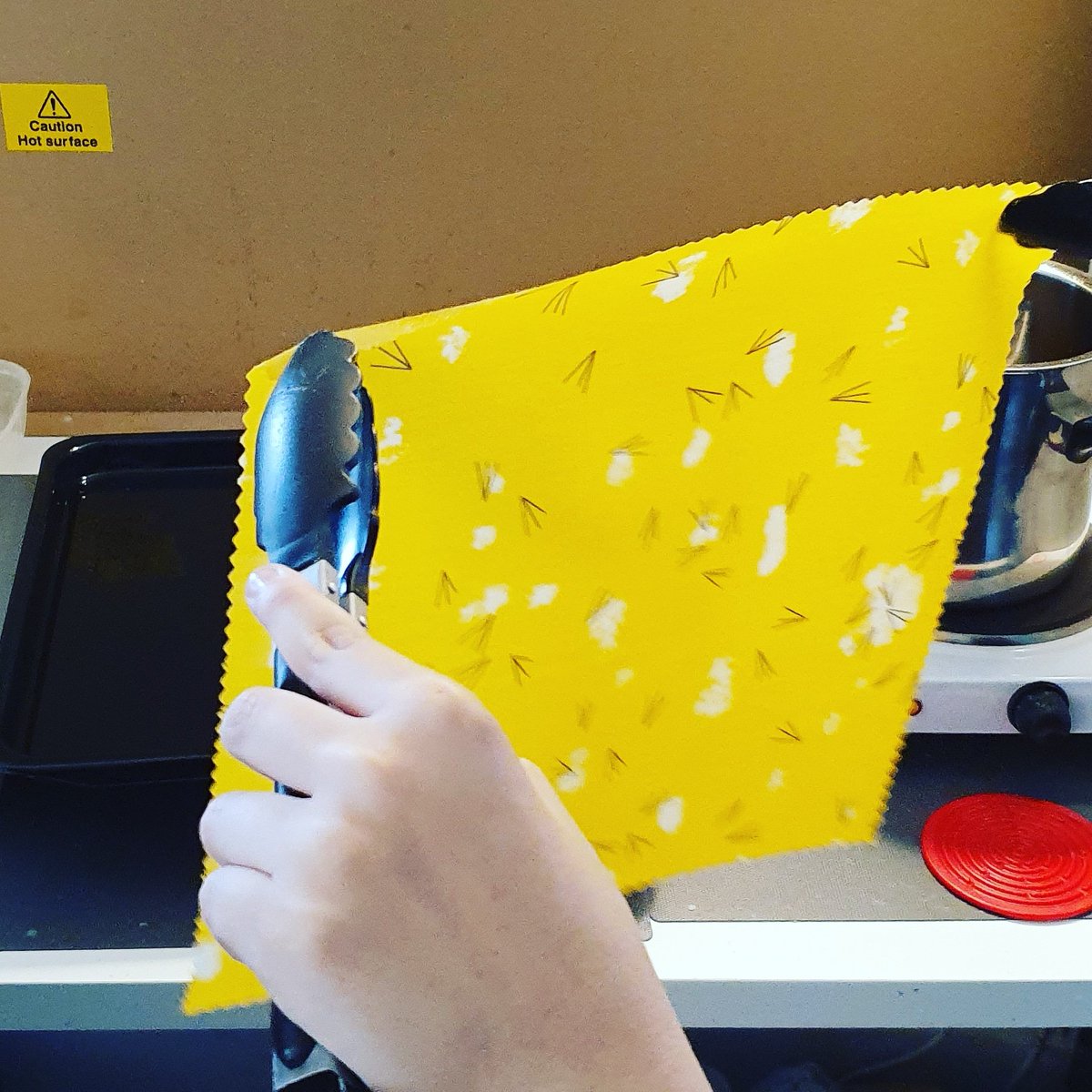 queenbeewraps's tweet photo. We have Sophie with us this week on school work experience. Find us on Facebook and help her competition go viral #winawrap #goplasticfree https://t.co/LryiFg44Xm https://t.co/8bVPBmZK9W