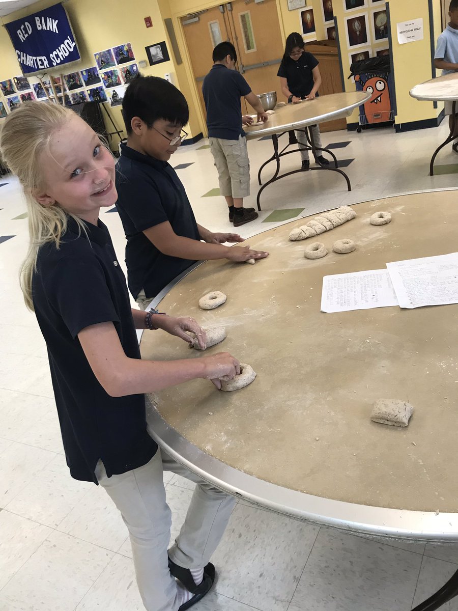 RBCSHendelson's tweet photo. We made bagels as part of our Service Learning project to appreciate our favorite community helpers, TEACHERS! Stop by the Omni room to pick some up! (PS they’re healthy &amp; have extra protein!) @rbcswagner @rbcsnj #rbcs20yearsstrong #servicelearning #communityhelpers https://t.co/OnSwUk6FOJ