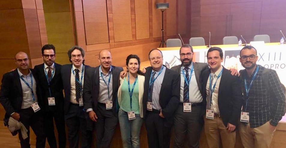 Somos todos los que estamos, pero no estamos todos los que somos: El Maestro Eduardo García-Granero con 7 generaciones de sus Fellows en la #rnaecp2019 de #Valladolid 
¡Gracias Jefe!

#FotoParaLaHistoria #Fellowship #colorectalsurgery #formacion #escuela #respeto #admiracion