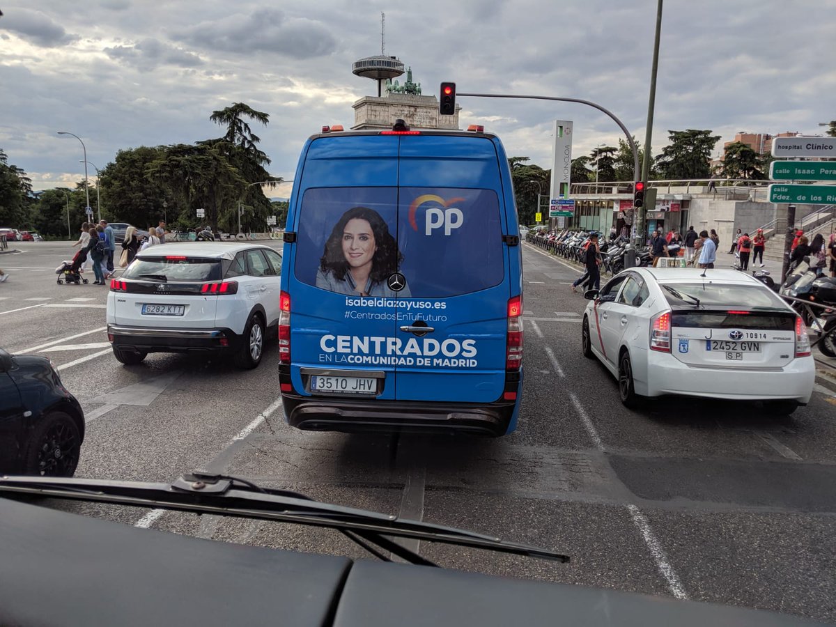 En caravana camino a Collado Villalba #YoRompoConDiazAyuso Conmigo viaja el <a href="/Camaleon20191/">Camaleon2019</a> ... ¿o va en el otro bus?
