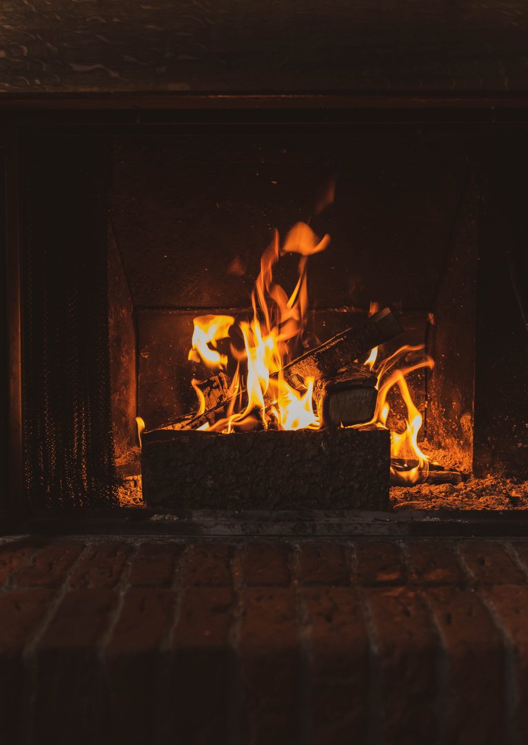 Cleanfireplace's tweet image. There’s a lot that separates a professional when it comes to chimney safety. Keep these tips in mind to make sure your chimney repair is in the right hands. #SafeandSoundSince1969 [bit.ly/2VsuqR9]