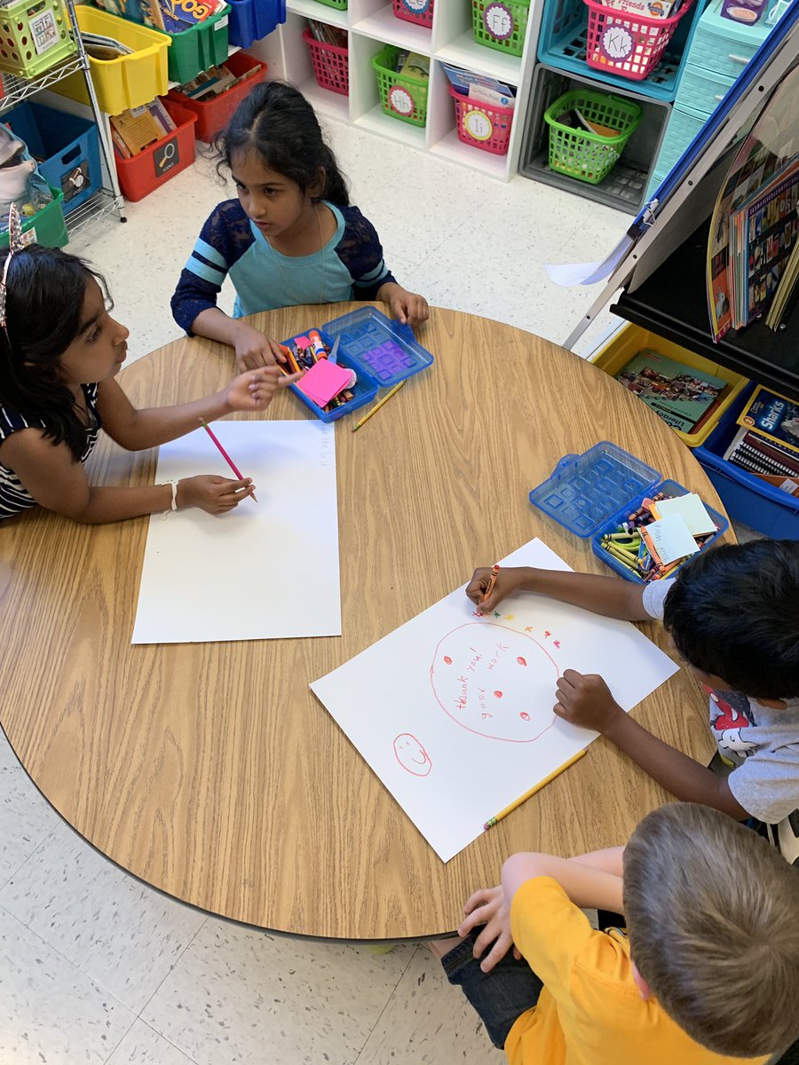 MsCurleysClass's tweet photo. We are decorating placemats with @MacyGeiger1st and her class for the volunteer breakfast coming up! So much fun ! @RLCPrincipal @A_Cebular #RLC19 https://t.co/PZccsYh3eI