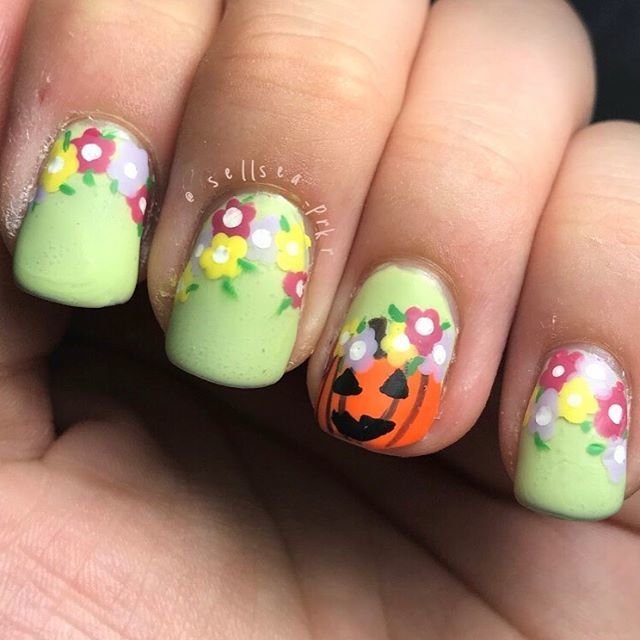 cdSellSea's tweet photo. A Jack-o-lantern in a field of flowers for #clairestelle8may #halloweeninmay! I love springy pastels 🥰
#freehandnailart #nailartchallenge https://t.co/aMv0WWlwXu https://t.co/mIcMAayse0