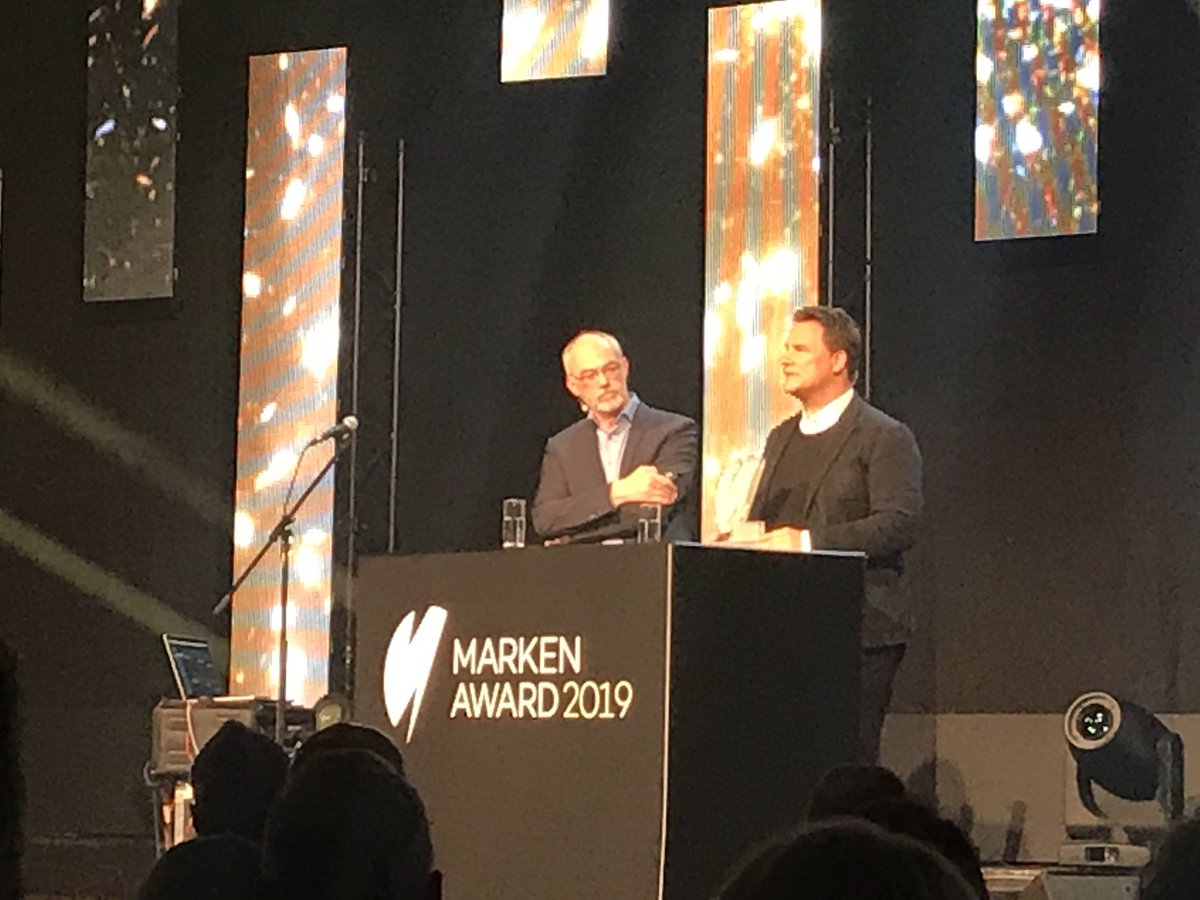 StefAlte's tweet photo. Story living statt story telling - einer der „new approaches“ beim #MarkenAward19 heute Abend. Zeigt Ideenreichtum 😉 https://t.co/mz2jep7KGj