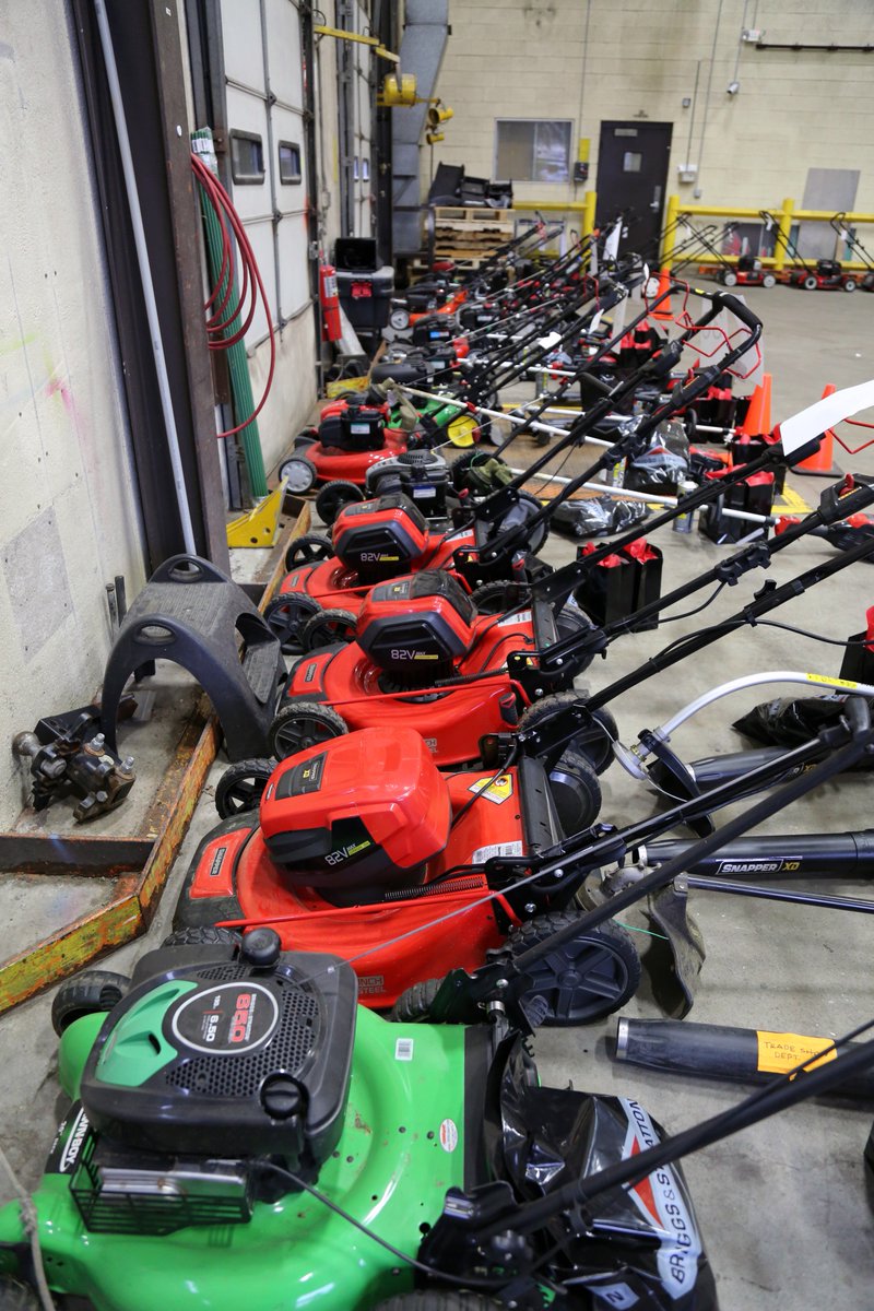 Last week, 100 Briggs &amp; Stratton employees volunteered to mow 90 lawns for local veterans around our global headquarters in Milwaukee, WI.

We even had some help from the <a href="/Brewers/">Milwaukee Brewers</a> <a href="/Bernie_Brewer/">Bernie Brewer</a> and Famous Racing Sausages. Thanks to the volunteers that helped our local heroes!
