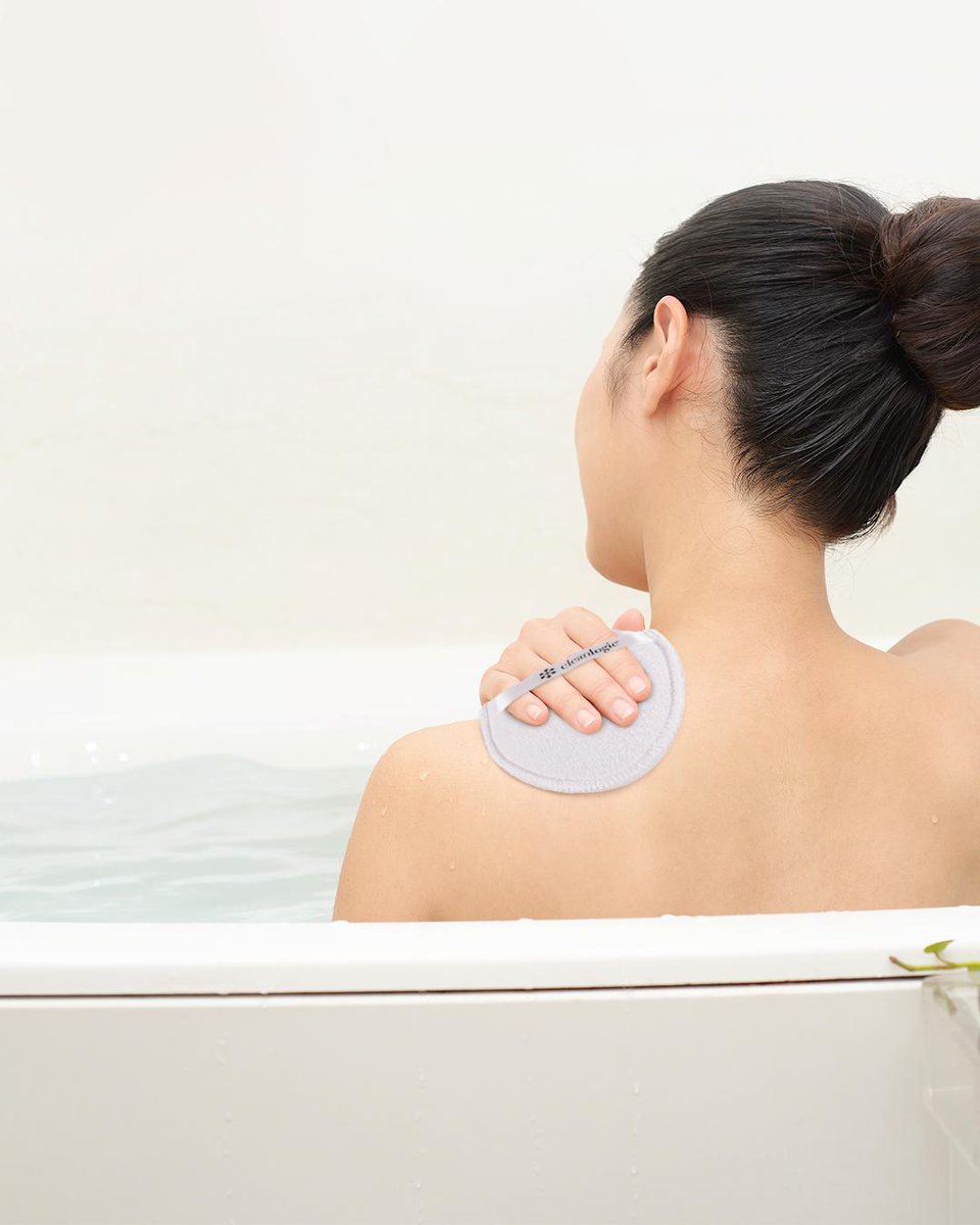loveCleanlogic's tweet photo. Healthy and radiant skin! 🤩 #cleanlogic
The Cleanlogic Exfoliating Round Body Scrubber is available @amazon. https://t.co/ex9Rh7qwuU. https://t.co/YaLcxdiwGX