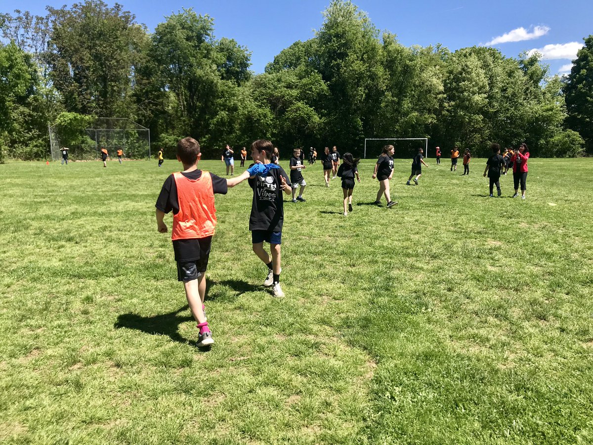 BsquaredMES's tweet photo. We had a blast today! Thank you to the PE department for an awesome field day! ☀️ 👟 https://t.co/PAieWLFvxM