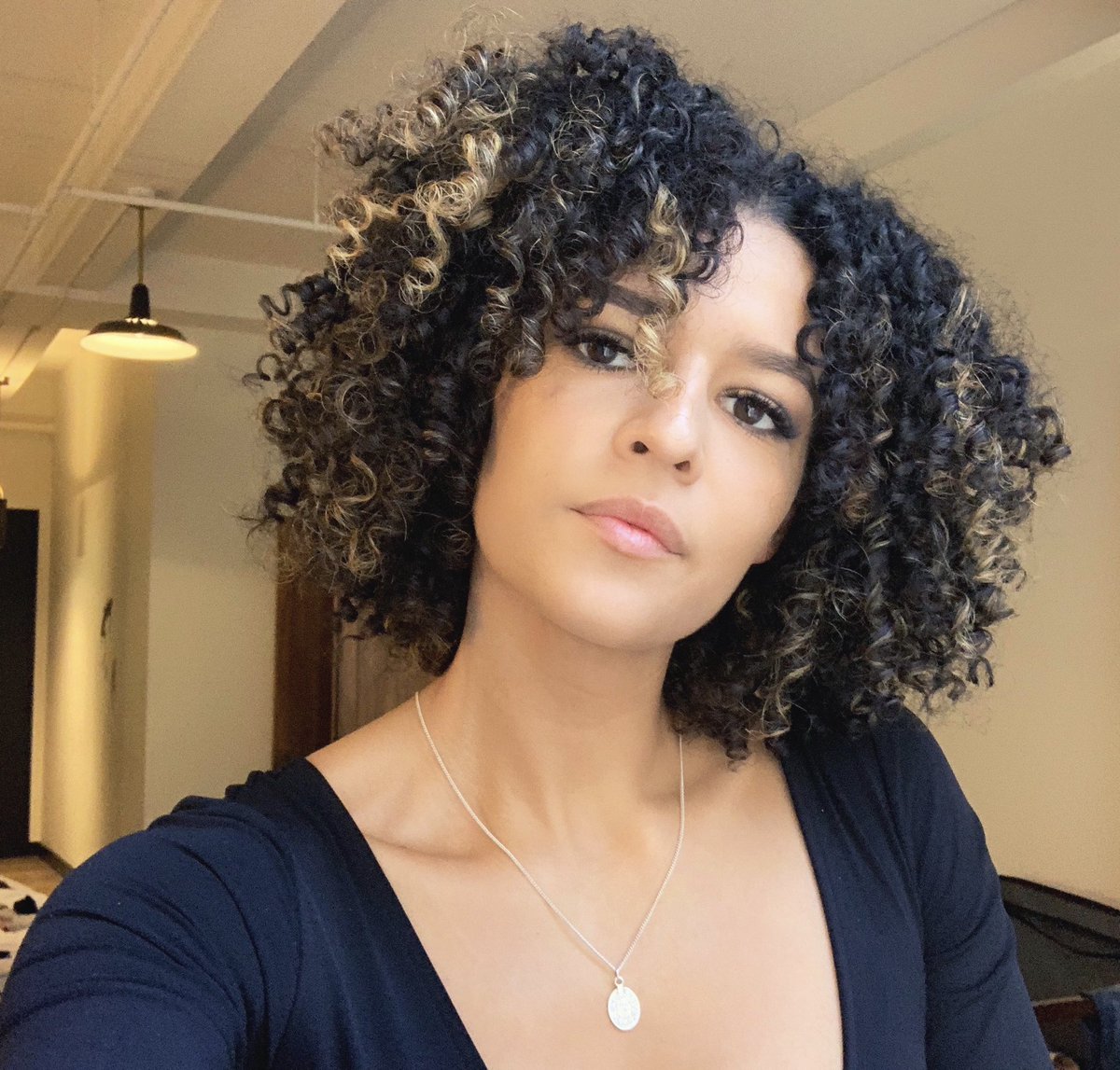 JordanPlant_'s tweet image. My curls are alive and thriving 😈 Thank you to @DevaCurl for the amazing treatment and trim! 💚💜 #devacurl #devacut #curlyhair