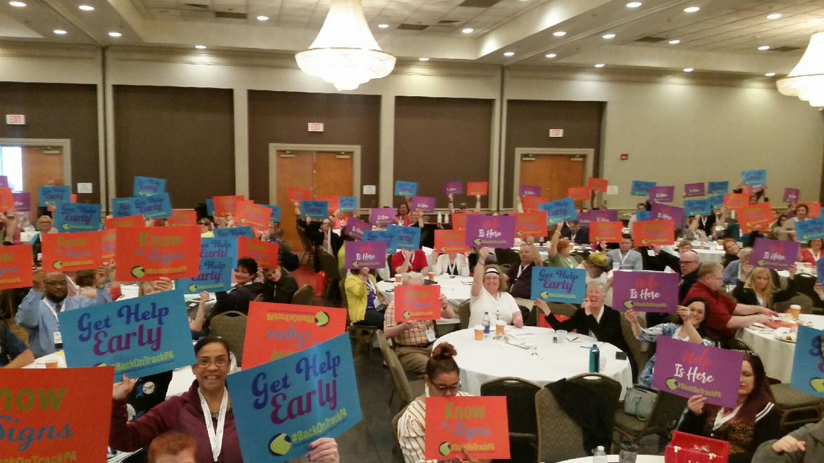 NAMIKeystonePA's tweet photo. What a great way to end the 2019 PA Mental Health & Wellness Conference - w/ hundreds of attendees showing support for #NAMIKeystonePA's #BackOnTrackPA initiative to raise awareness for the state's 9 #FirstEpisodePsychosis programs. Thanks for coming everyone.
#StrongerTogetherPA https://t.co/FK4ZbwT6GK