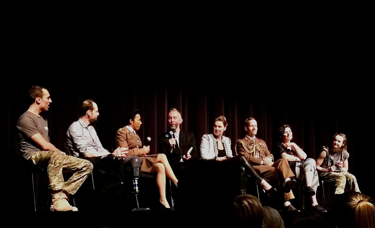 Runbuster's tweet image. Brilliant experience as part of the #120soldiers @brumhippodrome. #10soldiers a must see dance performance as an insightful reflection of Army life &amp;amp; journey by @rosiekaydanceco can't wait to see what comes next! @damekellyholmes agreed... Especially about the ironing 😉