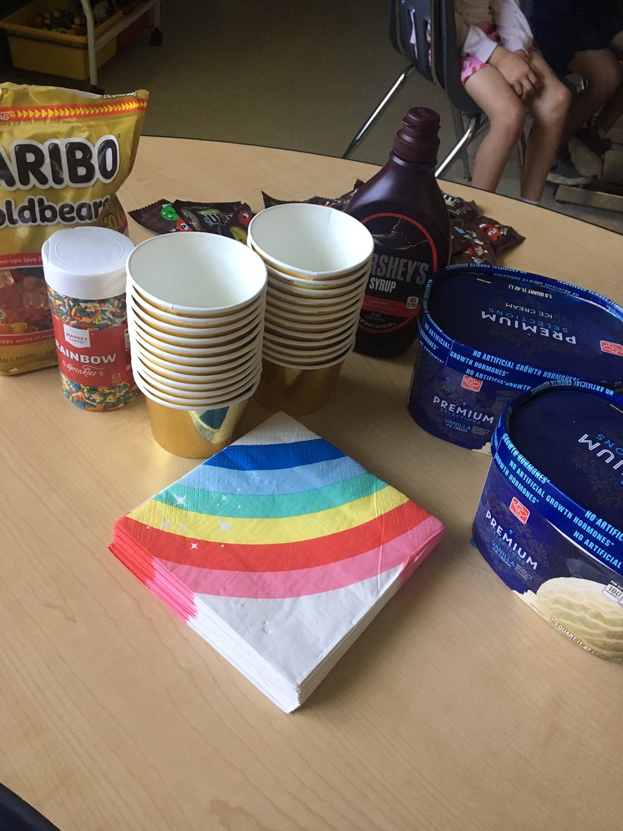 Sundae Surprise to celebrate the end of SOLs 🎉🎊 <a href="/SeldensLanding/">seldens.landing.es</a> #Sel19