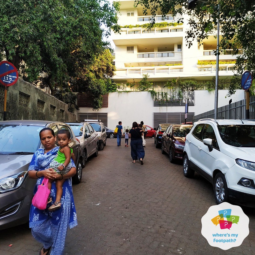 lypmumbai's tweet photo. Dear @MCGM_BMC @mtptraffic this is the street access to Bajaj Park.  #Wheresmyfootpath? And why are these cars being illegally parked on both sides of the road? QPlease take immediate action and patrol this area regularly to make sure parking rules are abided by. #equalstreets https://t.co/Yu9rI2szq9
