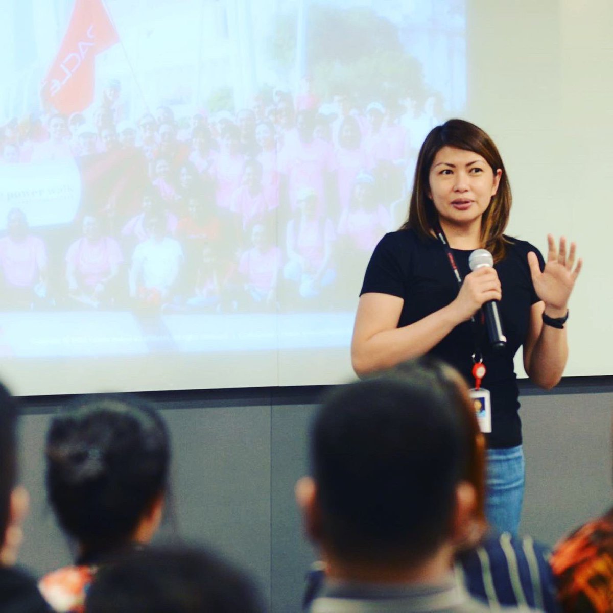 NetSuiteJAPAC's tweet photo. ELEVATE has officially kicked off! It’s a four-day event that aims to empower #employees from our @NetSuite #Manila office through sessions that tackle personal and professional development and #manager enablement. #NetSuiteLife https://t.co/2l5kEnU4wN