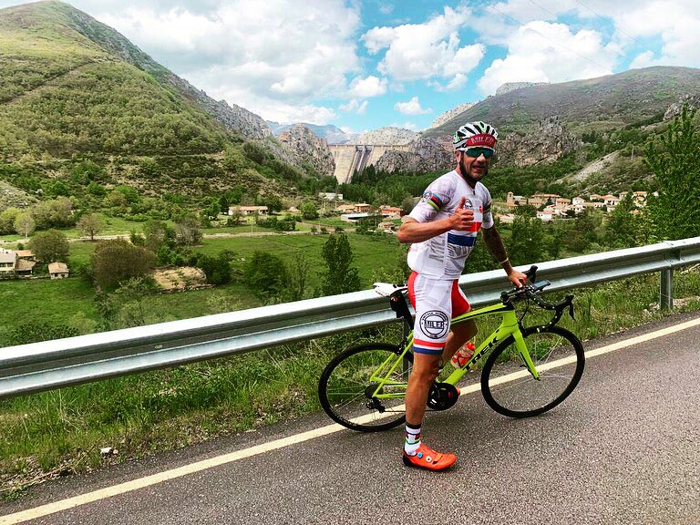 Delapuentejor's tweet photo. Empezó la temporada de 200km.
Hoy con dos buenos gregarios @Victor_Mrques y #AlexContero 😉
🏁 200km
⏱ 5h 50’
🚴‍♂️ 34,3 km/h
💥 259w normalizados
⛰ 2.000m
¡Que vicio tenemos! 🙈😜
#milercycling #bemiler #lovemiler #wearmiler #milercyclingbytay 

👉 https://t.co/uWHYicw96z 👈 https://t.co/PU35sHOuhC
