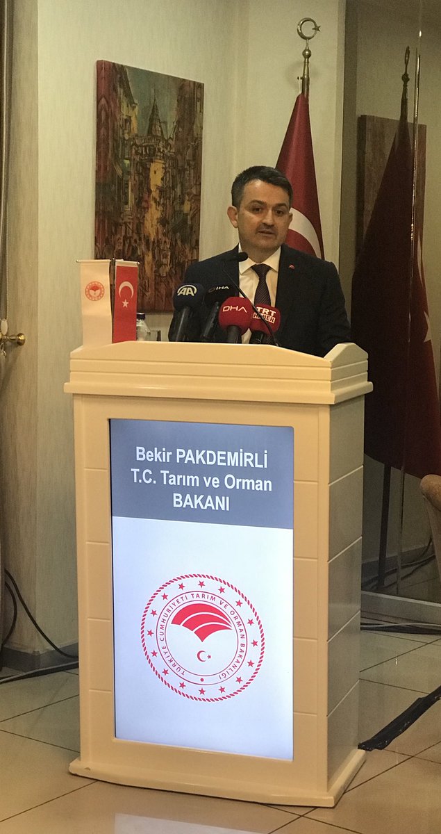 Tarım ve Orman Bakanımız Sayın Bekir Pakdemirli Türkiye Müteahhitler Birliği ile birlikte Devlet Su İşleri Genel Müdürlüğü’nde düzenlediğimiz iftar programında konuşuyor. <a href="/TCTarim/">T.C. Tarım ve Orman Bakanlığı</a> <a href="/bekirpakdemirli/">Dr. Bekir Pakdemirli</a> <a href="/TMB_TCA/">Türkiye Müteahhitler Birliği</a>