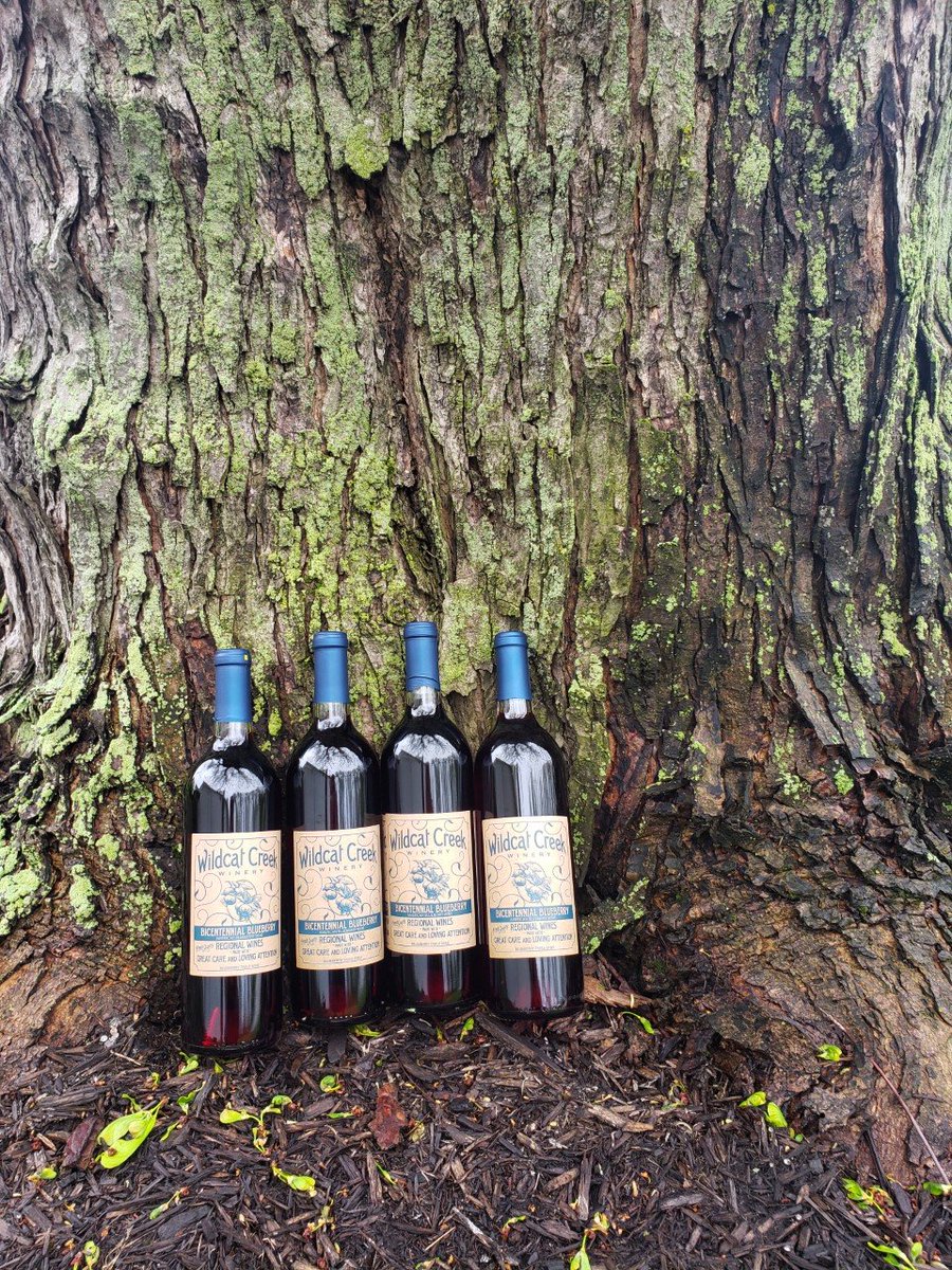 WCWinery's tweet photo. Didn't make it out over the weekend to snag a bottle? Don't worry it's not to late to still grab a bottle of our Bicentennial Blueberry wine! 
@RedWhiteBlush @wlpl @LafINAreaEvents @Gre8HarvestLaf @HomeOfPurdue @City_Lafayette @GLCommerce @PurdueWineGrape @boilerradio @Z965WAZY https://t.co/vQottE2Qrj