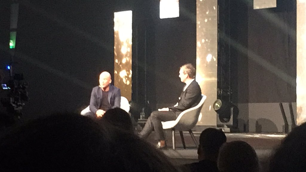 Blackeight_B8's tweet photo. Jetzt wird es ernst! Nächste Kategorie #Markenrelaunch mit Laudator Tim Alexander... #markenaward19 https://t.co/PkCDPbSIX9