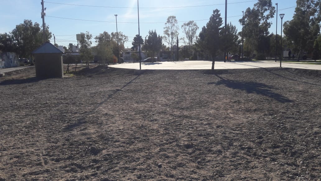 Defensa Civil realizando recorridos preventivos, en Plaza Brown y Plaza San Benito.