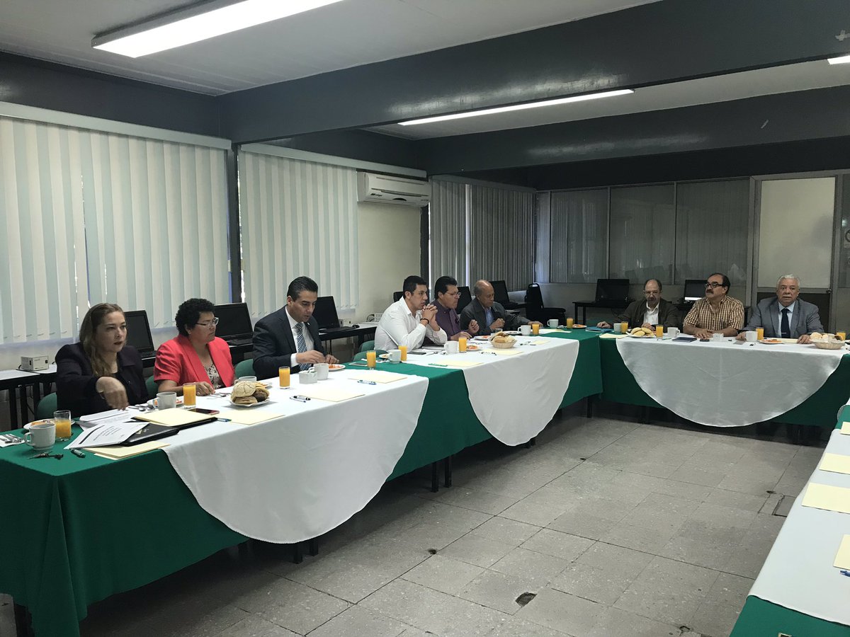 CONALEP_Dgo's tweet photo. Se llevó a cabo la 1a. Reunión ordinaria del Comité de Vinculación del plantel @CONALEPDGO130, dejando compromisos para beneficio de nuestros alumnos. https://t.co/oqqzgYlhYL