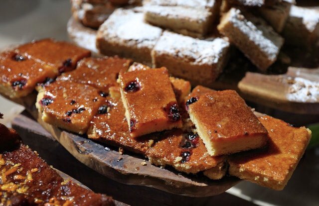 Abstarv's tweet photo. If you like sweets and looking for gluten free ones then this definitely amazing choice for you pop in and try our tasty polenta #abstarv
Follow us @abstarv
#londonrestaurants #treatyoself #london #londonbridge #tooleystreet #boroughmarket #sweets #cakes #polenta #glutenfree https://t.co/tgzi2rWGtC