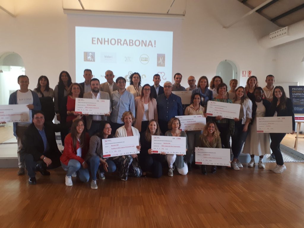 isbasgr's tweet photo. Hemos asistido a la entrega de los #PremisPA de @PalmaActiva . Son ya muchos años haciendo un gran trabajo ! Enhorabona i per molts d’anys ! https://t.co/D29oxij7l6
