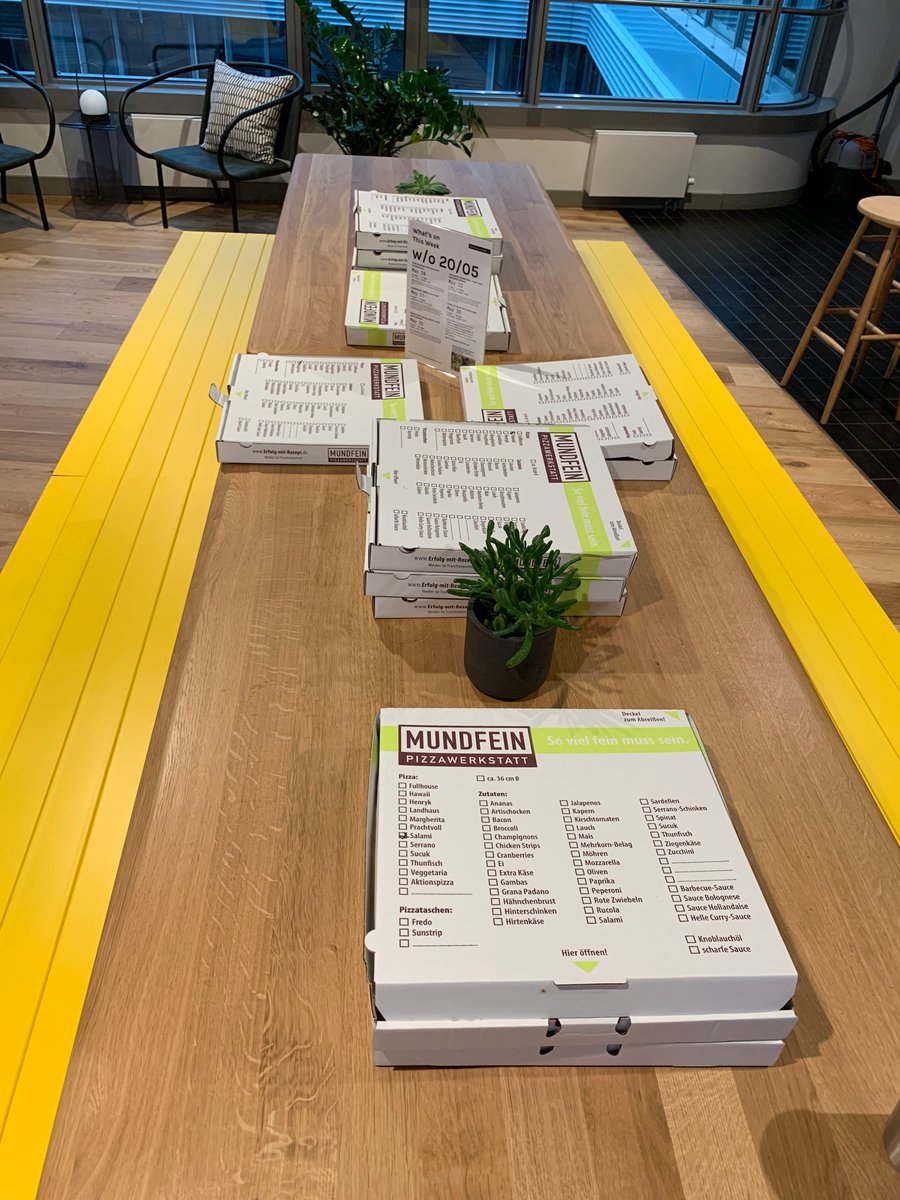 SQL_aus_HH's tweet photo. It is served, the snack has arrived fresh and hot and will soon be eaten! Happy community ;-)
Many thanks to @WeWorkGermany and @Mundfein Hammerbrock and of course "Kramer&Crew" for this smooth evening.
#MehrWert #MehrNaehe #MehrCommunity #CommuntyRocks #KuC @AzureMeetupHH https://t.co/48LAqGCYsW