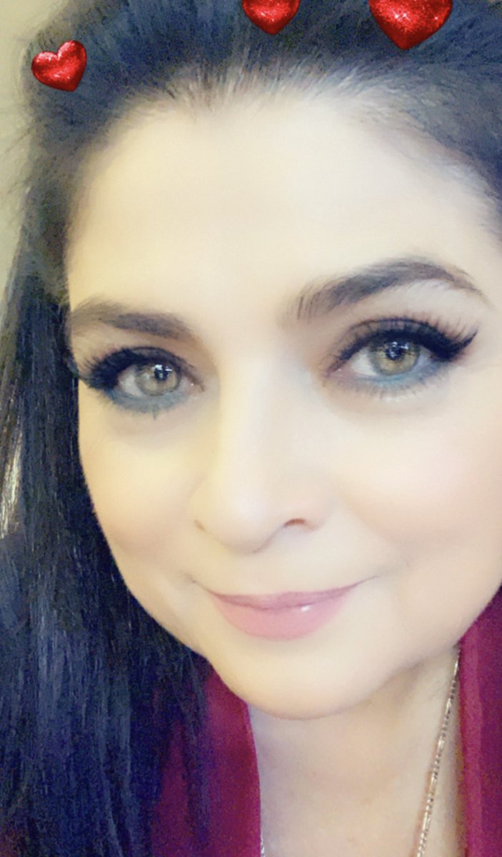 victoriaruffo31's tweet photo. Hola! Sean felices! Les quiero!❤️❤️❤️ https://t.co/utKF3pcnll