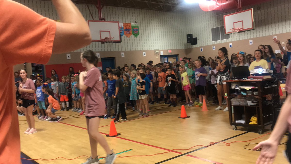 geniece_smith's tweet photo. Nebbie students gave lots of love to Mrs. Gielow! Great “flash mob dance” and “walk down memory lane” video ❤️ Special surprise from her son Hudson!
Happy Retirement! 
#ILoveRockwallisd #nebbienation https://t.co/76HuWqdm4e