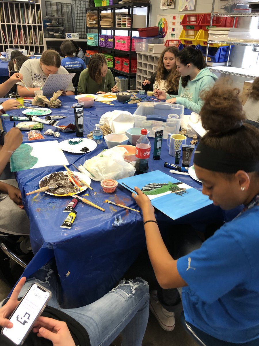 Koolkolors's tweet photo. Hand-painted bowls and mugs created by our young artists. These will be sold later on this week to raise money for the American Diabetes Association. We love using art to better our community! #HMSYES2019 https://t.co/pCO1ofQ6wR