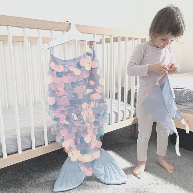 Ad - gifted product | Tallie’s really starting to enjoy imaginative play lately, so I was thrilled to be asked if we wanted to test this gorgeous <a href="/merimeriparty/">Meri Meri</a> mermaid dress up for the <a href="/wearekidly/">KIDLY</a> #parenttest 
It’s just the sweetest outfit and Tal adore… bit.ly/2VUyZ6M